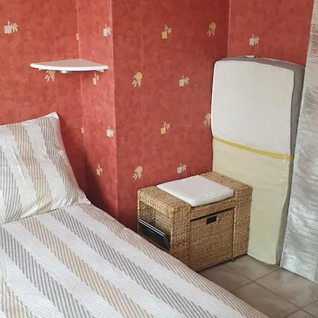 Front De Vue 3 Personnes + 1 Bebe דירה *