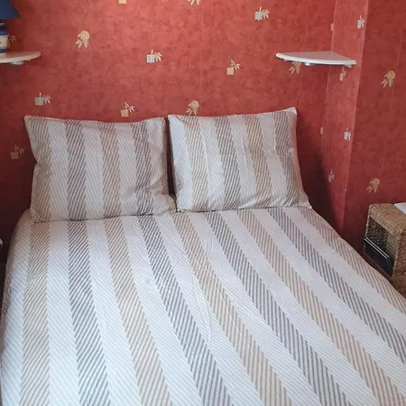 Front De Vue 3 Personnes + 1 Bebe דירה *