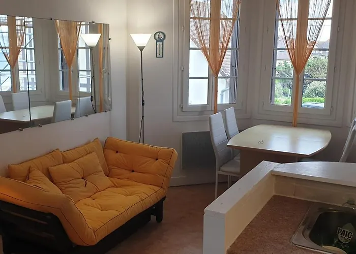 Front De Vue 3 Personnes + 1 Bebe