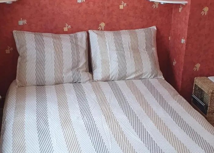 Front De Vue 3 Personnes + 1 Bebe Appartamento *